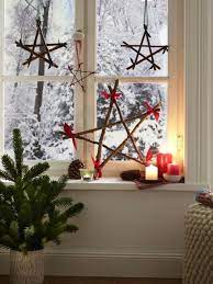 Lichterketten leuchten in den fenstern, es duftet nach plätzchen, lebkuchen und. Bezaubernde Winter Fensterdeko Zum Selber Basteln Archzine Net