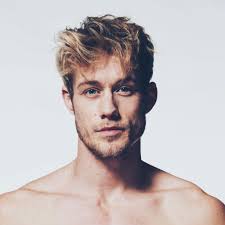 Men's messy hairstyles in 2021 demonstrate that you do not always have to try to make your hair as neat as possible to look good. 20 Best Hairstyles For Men With Thick Hair Guide On How To Style Thick Hair Atoz Hairstyles