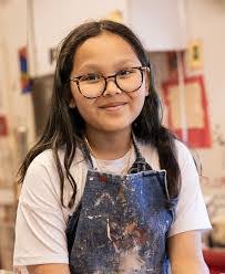 Lily Devine's Instagram, Twitter & Facebook