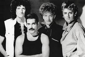 Queen were an english rock band formed in 1970 in london by guitarist brian may, lead vocalist freddie mercury, and drummer roger taylor, with bassist john deacon completing the lineup the. 20 Career Highlights Of Queen Rock Pasta