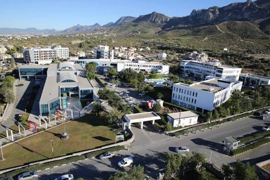 File:Girne Amerikan Üniversitesi Kampüs.JPG - Wikimedia Commons