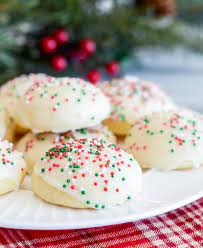 In a large mixing bowl cream the butter and sugar together with an electric mixer until light and fluffy. Italian Cookies Aka Italian Wedding Cookies Lil Luna