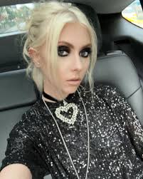 Any fans of the Pretty Reckless, Diamante, Dorothy?