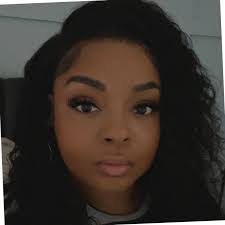 Sandra Newberry's Instagram, Twitter & Facebook