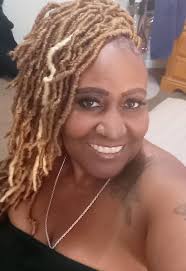 Happy Birthday cousin and my stylist🎉🥳🎊🍾🎈🎈🎈🎁🎁 wishing you many  more to come. I hope you enjoy your special day!!