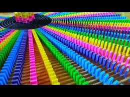 Amazing Domino Tricks With Domino Rakentaja Youtube Domino Art Satisfying Pictures Oddly Satisfying Videos