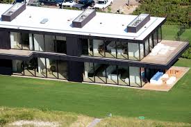 Calvin klein offers modern, sophisticated styles for women and men including apparel, handbags, footwear, underwear, fragrance and home furnishings with free shipping available. Doku Cogu Satin Alma Calvin Klein Hamptons House Cissanbr Com