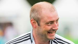 Statsråd og eks-rådgiver kastet ut av karaokebar