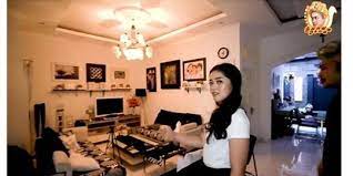 Hasil yang sangat melelahkan dari meningkatnya persaingan antara orang kulit hitam dan kulit putih adalah kerusuhan tahun 1943 yang memiliki konsekuensi kekerasan. 7 Potret Rumah Gracia Indri Yang Penuh Hiasan Sederhana Bernuansa Monokrom Merdeka Com