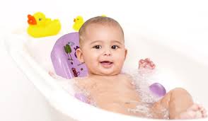 After all, giving birth is a messy job. Bathing Baby Tips For Perfect Baby Bathing Fun