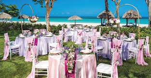 What better idea for beach wedding invitations than watercolors in turquoise tones? Caribbean Wedding Inspirations Ideas Beaches