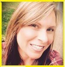 Dandelions In The Garden: Charlie Courtland, Robert Helle: 9781449977801:  Amazon.com: Books