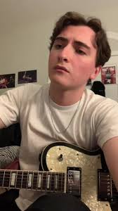 デニス カンスバ 日本