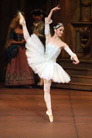 Thought guides her each gesture with natural harmony. Gilda Gelati Da Giulietta A Manon Coronando Il Sogno Da Prima Ballerina Danza Effebi