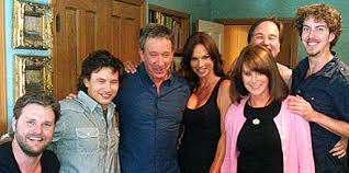 Jonathan taylor thomas is a popular american actor, director, voice actor, and teenage heartthrob. Jonathan Taylor Thomas Pictures With Home Improvement Cast People Com