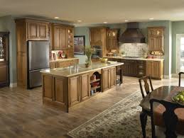 Check Out These 53 Kitchen Design Ideas Featuring Light Hardwood Floors Http Www Homeepiphany Co Light Wood Kitchens Light Wood Cabinets Best Kitchen Colors