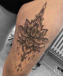 Stehno má veľkú plochu a patrí k menej bolestivým častiam tela. Patecni Mandalka Na Stehno Tetovani Tomas Obluk Facebook