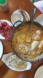 205 bedok north street 4 kopitiam coffeeshop, singapore 469608. Laksa Dynamite And Chicken Satay Picture Of Bugis Singapore Street Food Luzon Tripadvisor