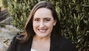 Eva Horne's Instagram, Twitter & Facebook