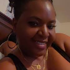 Lillian Summerville's Instagram, Twitter & Facebook