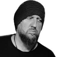 700+ profilů „Bugajski“