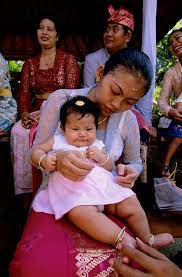 In Bali Babies Are Believed Too Holy To Touch The Earth The New York Times