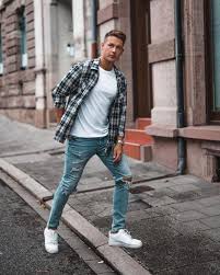 Black And White Checkered Shirt Outfit Men Life Changing Style Tips For College Men White Tee Checked Shirt Blue Ripped Jeans White Sneak Mens Casual Outfits Flannel Outfits Men Stylish Mens Outfits