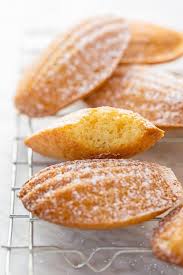 Classic French Madeleines Rezept Madeleines Rezept Franzosische Desserts Lebensmittel Essen