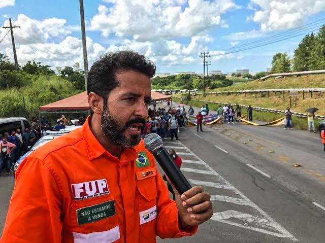 Deyvid Bacelar reage a Marcos Lima, critica uso da Procuradoria da Câmara e cobra explicações de José Carneiro
