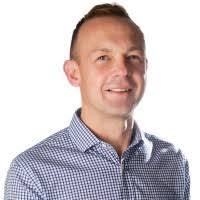 Zoe Lauer's Instagram, Twitter & Facebook