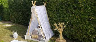 Tuto Fabriquez Une Petite Tente De Jardin Feerique Pour Vos Enfants En 2020 Tente Jardin Fabriquer Un Tipi Un Tipi