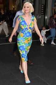 Katheryn elizabeth katy hudson (born october 25, 1984), known by her stage name katy perry, is an american singer, songwriter, businesswoman, philanthropist, and actress. Katy Perry S Maternity Style Is Off To An Exuberant Start Vogue