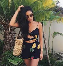 Shay mitchell just revived peach from you on netflix. You Won T Believe Where Shay Mitchell Got Her Outfit From Get All The Details Via Swavyapp Shay Mitchell Style Outfits Summer Outfits