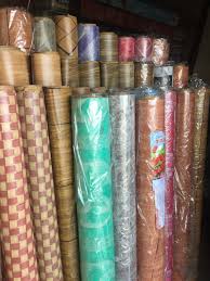 Selain karena nyamannya tekstur empuk karpet plastik untuk dipijak, dengan memilih motif minimalis, ruang kerja akan terasa lebih tidak menjemukan dan tidak membuat kita cepat merasa cepat bosan. Baru 27 Harga Karpet Plastik Meteran