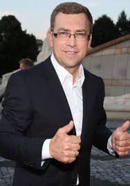 He is an actor, known for schindler's list (1993), pogranicze w ogniu (1991) and wirus (1996). Maciej Orlos 45557 Lubimyczytac Pl