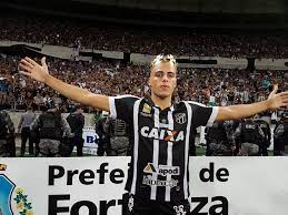 ^ com dois gols de arthur, ceará goleia o ferroviário e assume liderança with two goals from arthur, ceará thrash ferroviário and take over leadership (in portuguese). Desde Saida De Arthur Cabral Ceara Sofre Carencia De Centroavantes Efetivos Ceara Ge
