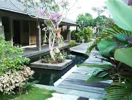 Sarapan di resto swimming pool. Rumah Kito Resort Hotel Nuansa Alam Di Pusat Jambi