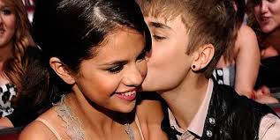 Selena Gomez Stres Pacaran dengan Justin Bieber : Okezone Celebrity