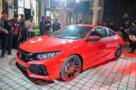 What are some cars similar to the honda civic si? 2017 Honda Civic Si Coupe Prototype Debuts At La Auto Show