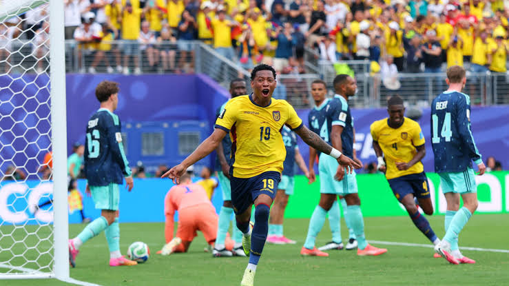 Ecuador sorprende a Alemania y sigue viva en la Copa del Mundo - RFI