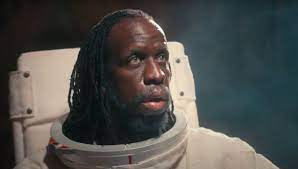 Le nouvel album de youssoupha, avec la participation de jok'air, dinos, josman, lefa, gaël faye, mélange les influences de la musique actuelle et la guitare congolaise. Youssoupha Devoile La Cover De Neptune Terminus Avec Son Fils Et Un Nouvel Extrait