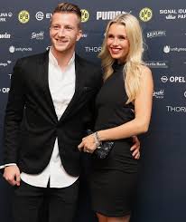 Maybe you would like to learn more about one of these? Scarlett Gartmann Eva Padberg Jetzt Halten Ihre Babys Sie Auf Trapp Leute Bild De