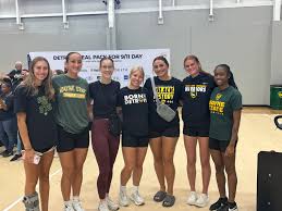 KoKo 🏀 (@KomaraSylvester)