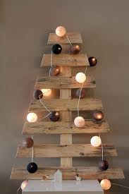 Envío gratis desde el mundo a tu casa. Arboles De Navidad Hechos Con Palets Decoracion De Interiores Y Exteriores Estiloydeco