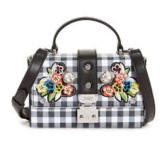 Sélectionnez une marque ou tout autre filtre du menu afin de trouver le produit que vous recherchez. Sac Britta Motif A Carreaux Jennifer Lopez Guess Sacs A Main Guess Ventes Pas Cher Com