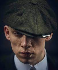 Luke first appears when the gang is on vacation in morocco, during the party in everyone, as a mysterious boy who is interested in franky. Joe Cole Skins Season 1 Throwback Facebook