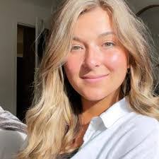 Taylor Sheehan's Instagram, Twitter & Facebook