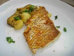 Red Snapper Mit Gekochtem Knoblauch Und Shiitake Hauptspeise Lebensmittel Essen Kochen