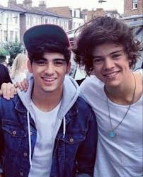 The Summertime And Butterflies All Belong To Your Creation Meaning Pin By One Directioner On One Direction One Direction Harry Styles I Love One Direction Zayn One Direction