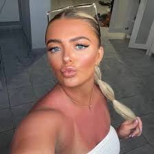 Nicola Fairlie (@nicfairlie)